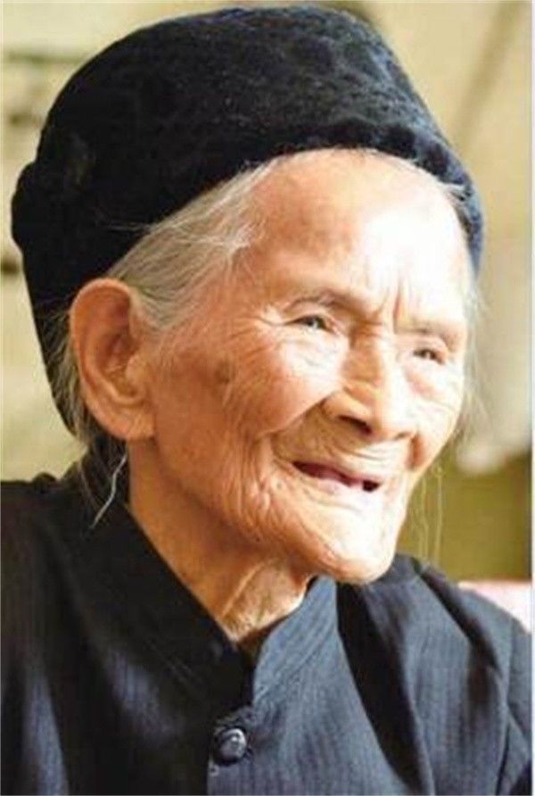 广西巴马长寿老人128岁图片