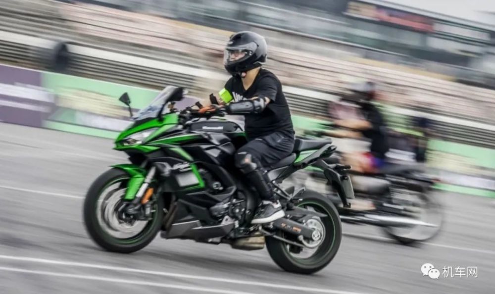 新禧川崎在北京金港搞了个大活动