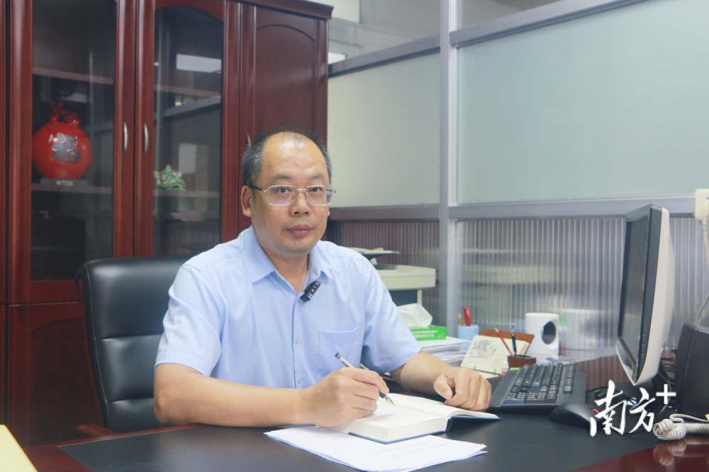 校长说|江门一中校长蓝斌:培养不惑,不忧,不惧的时代新青年_腾讯新闻