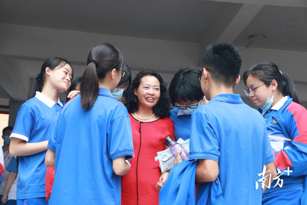 校长说|江门一中校长蓝斌:培养不惑,不忧,不惧的时代新青年_腾讯新闻