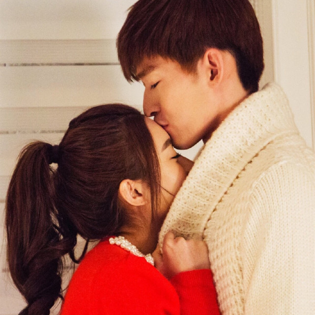 顾漫的骄阳似我即将影视化主角暂定龚俊赵露思