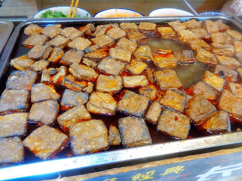 杭州人气最高的步行街河坊街吃地方美食看历史文化风貌