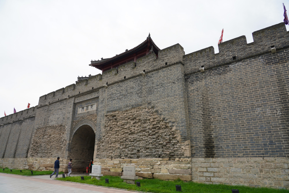 高句丽占据辽东时所建的燕州城山城等古迹都是辽阳重量级的古迹