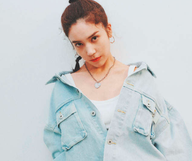 夏若妍凭超高颜值,被网友评为"野生美人",细看像女神钟楚红!