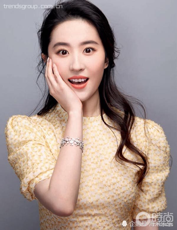 娱乐圈的2位刘姓神仙姐姐:刘诗诗笑起来更美刘亦菲抿嘴更仙