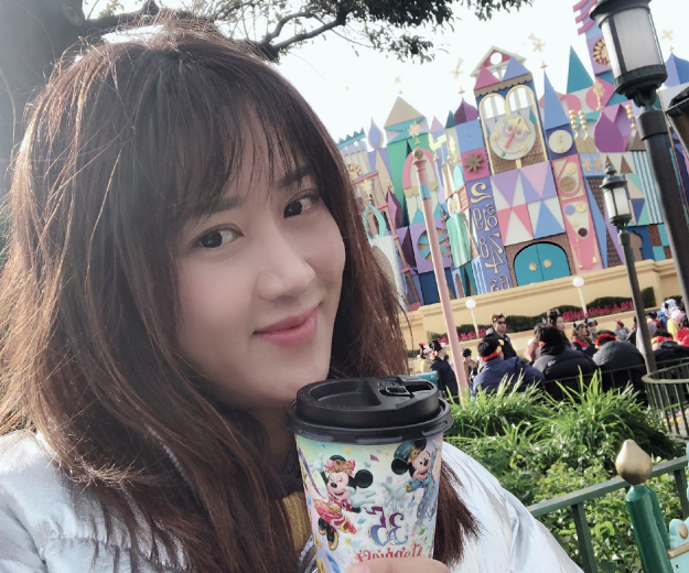 外来媳妇本地郎中的华女扮演者黄晓华剧中她将成为康家媳妇