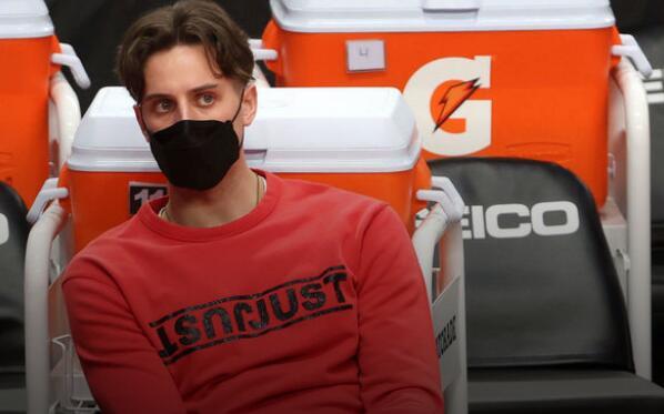 科林斯左脚接受二次修复手术 开拓者年轻内线生涯出勤率不足50%