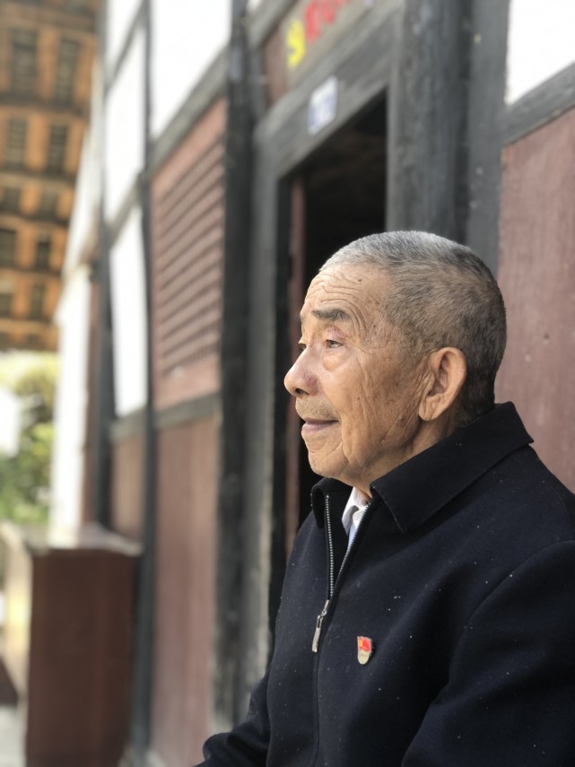 七一勋章获得者黄大发要进一步带富家乡老百姓