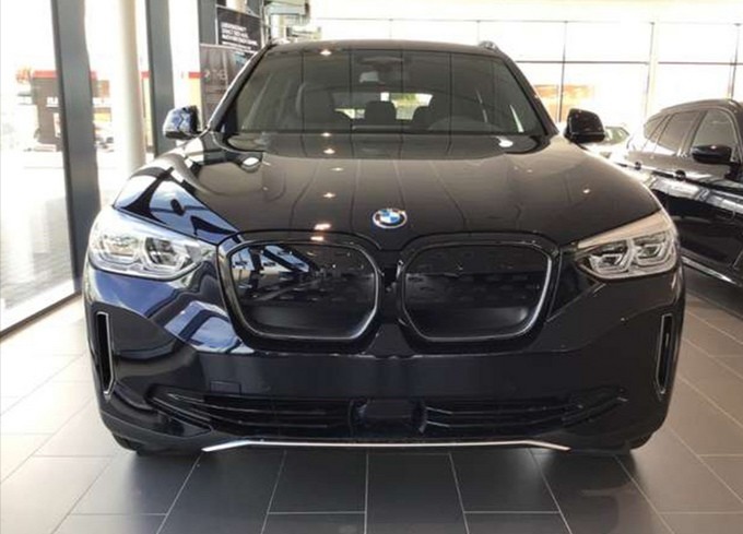 宝马ix3提车!落地40万,续航460公里,新造型比奥迪q5帅气!