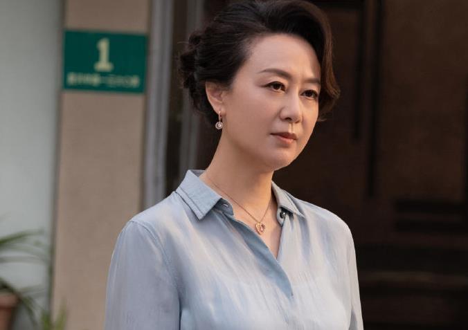 演员吴玉芬老师的演技自不必说,在她21时岁便斩获了百花奖的影后桂冠