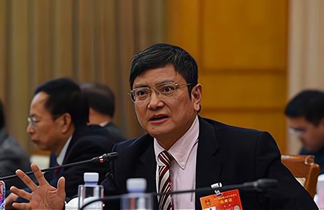 知名校长郑强新发演讲孩子不是输在起跑线而是累趴在起跑线