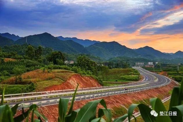 踏平坎坷筑通衢垫江县g243复线和南部快速通道建设纪实