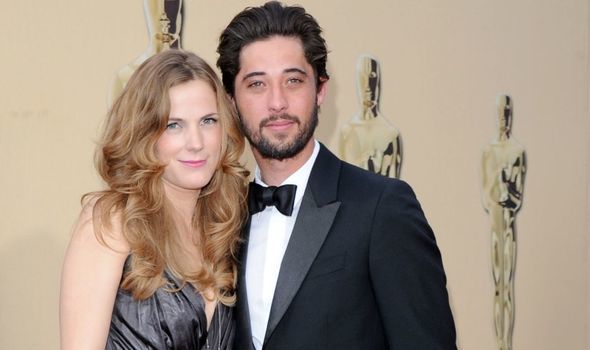 在最近的一次采访中,宾汉姆曾大赞妻子,表示和妻子结婚后才有了归属感