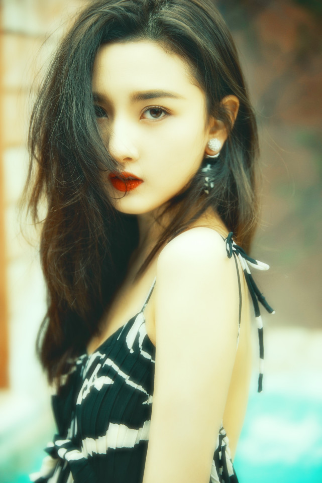 港风网红梦依作为公众人物居然骂人满嘴污言秽语还侮辱他人长相