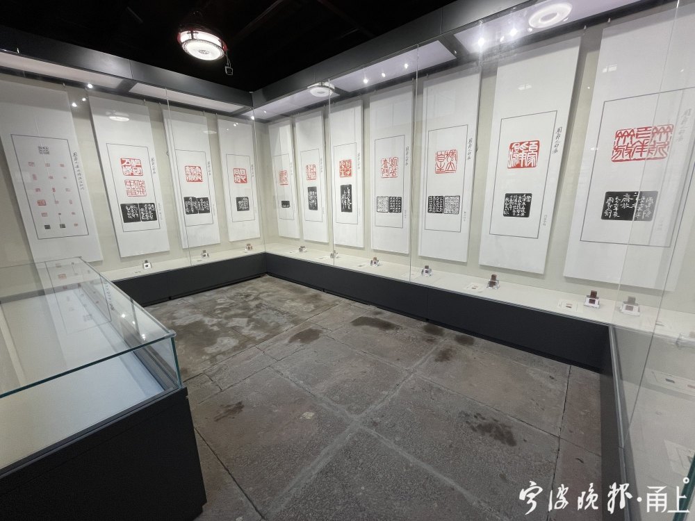 "翰墨千秋——周节之先生书法篆刻艺术作品展"在月湖畔开幕