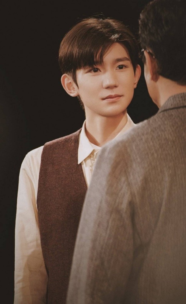 王源1921新剧照释出国民造型堪称一绝点映好评如潮