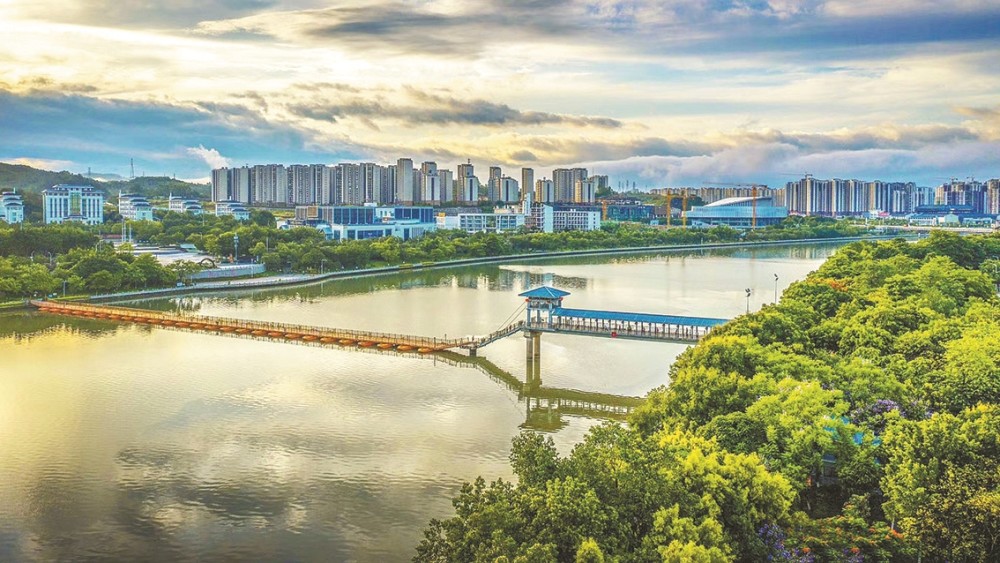 梅州梅江区人文秀区添华彩诗画梅江谱新篇