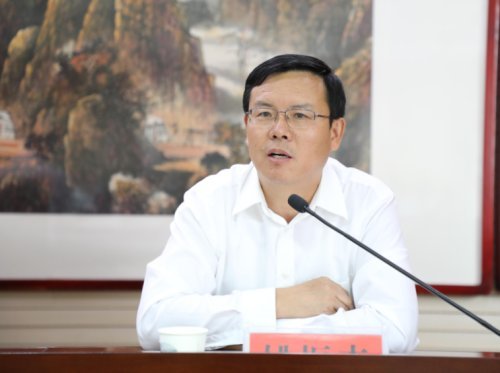 县委副书记,县长姚振杰在讲话中要求,各乡镇,各部门要进一步强化责任