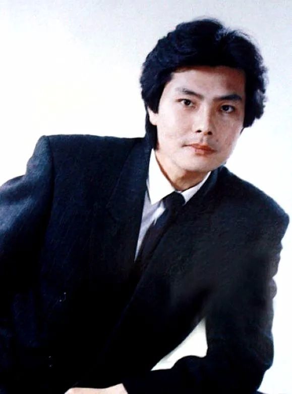 看到蓝天野,我又想起那部家喻户晓的神剧,今已有4位演员离去了_腾讯