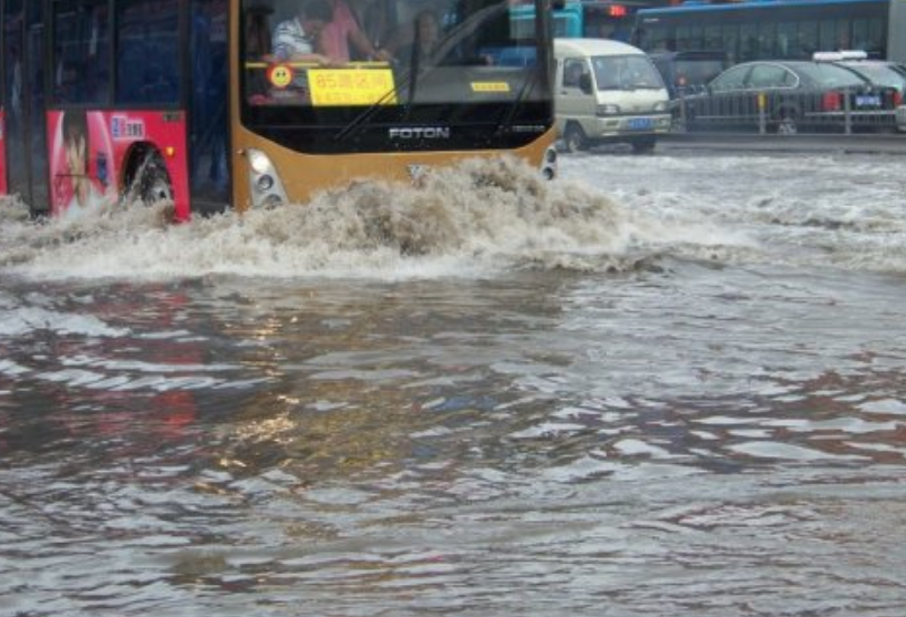 回顾2007年济南大暴雨灾害,护城河倒灌,34人遇难,约33万人受灾