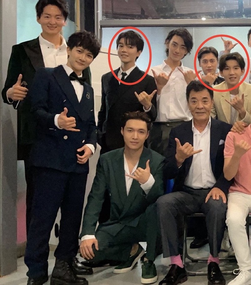 众男星大合影张艺兴王一博出镜李易峰携2位初代顶流同框