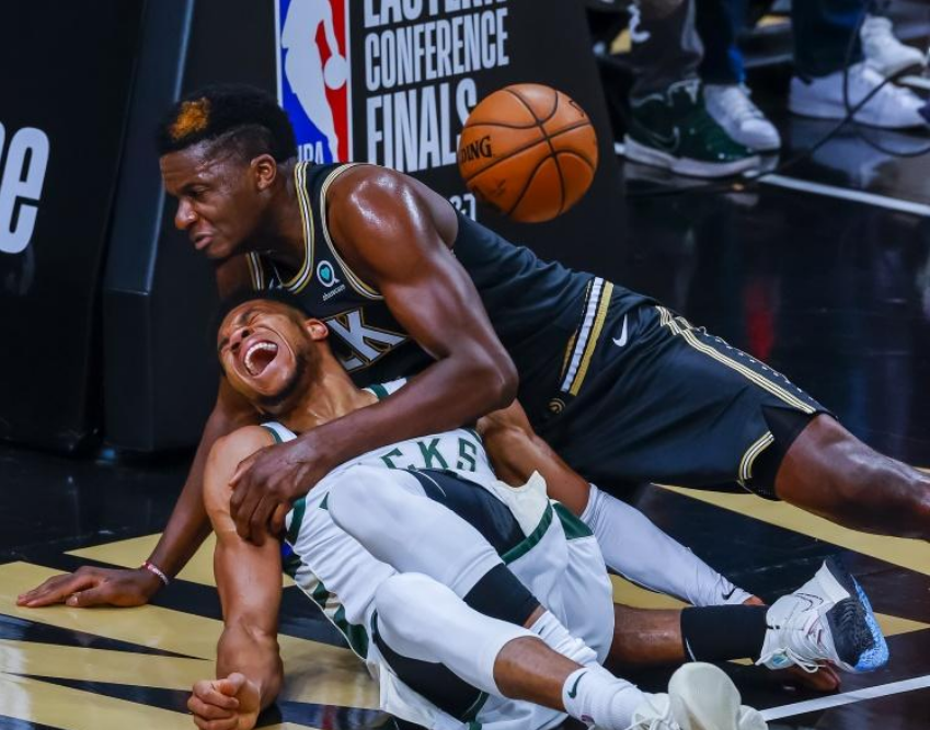 老鹰大胜雄鹿,字母哥膝盖受伤,东决再现疑云