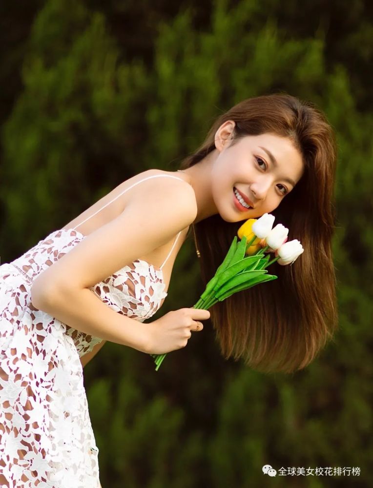 辽宁歌舞团美女李思洋