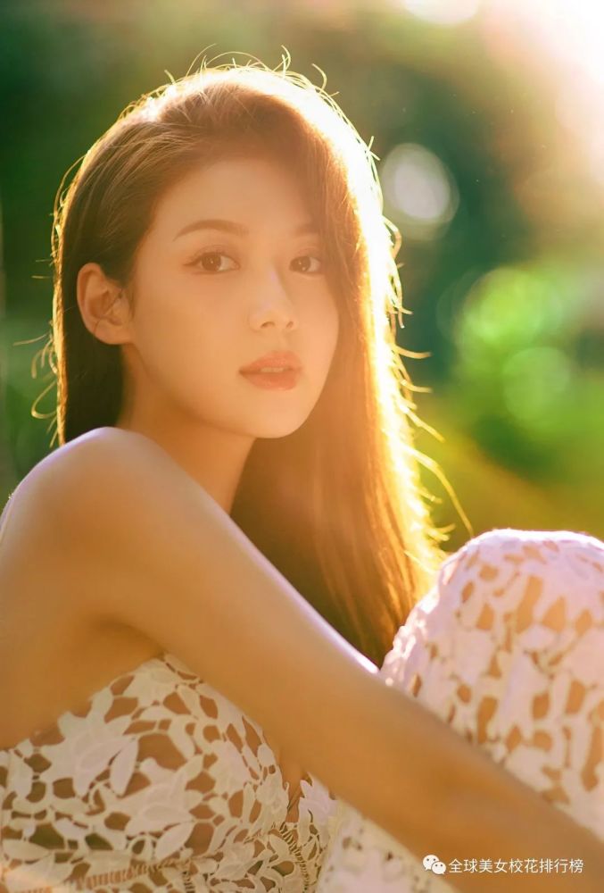 辽宁歌舞团美女李思洋