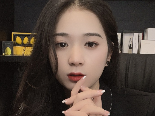 网红张曼如董事长人设翻车23岁身家78亿全靠她一张嘴怎么编