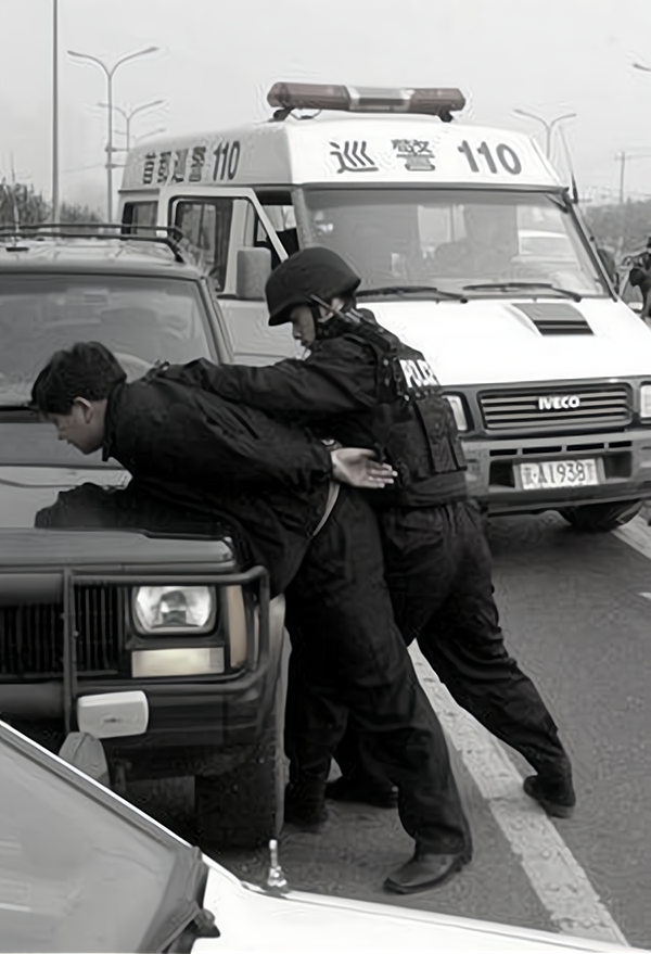 鹿宪洲和同伙不仅没有趁着风声正紧躲起来,反而连续作案.