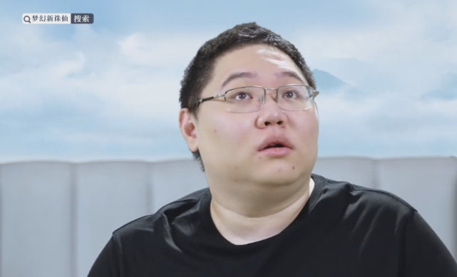 太好玩了pdd再发现回合制新游大司马化身肌肉金轮御剑飞行