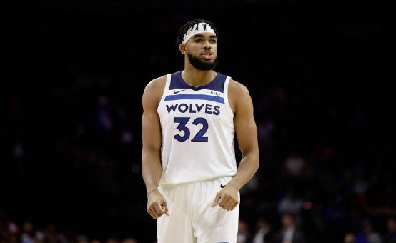 众所周知,唐斯的前女友卡瓦海妮- 安德拉迪堪称nba太太团里的极品花魁