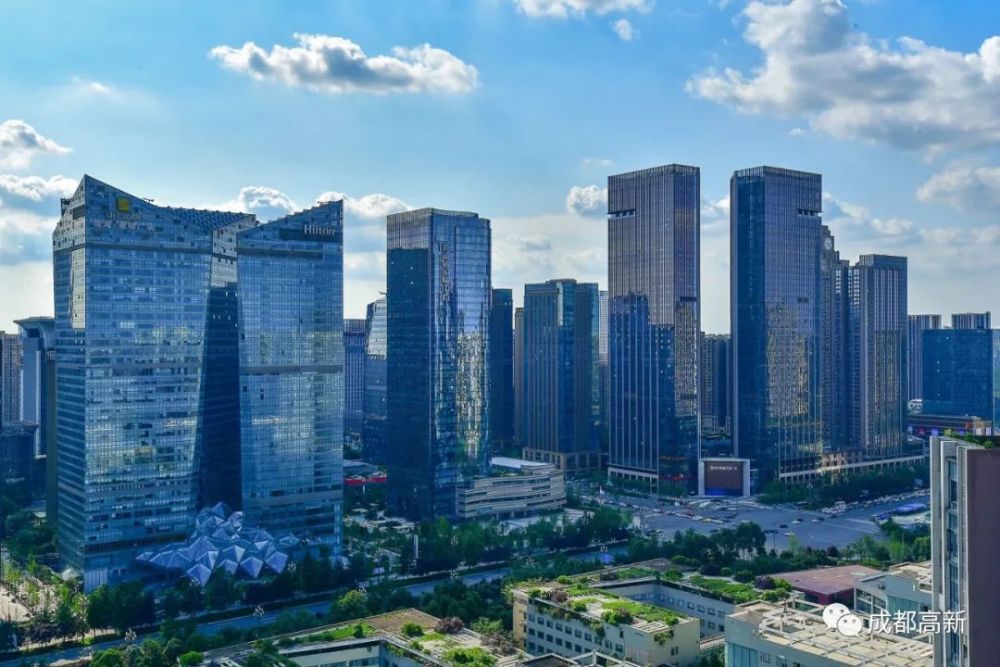 聚焦中新,中韩,中日等合作园区打造全面开放新高地,围绕产业链供应链