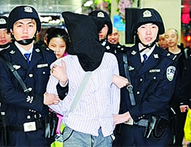 蒋艳为此更加卖力工作,成为了酒店的培训老师,负责带领新人,主要安排