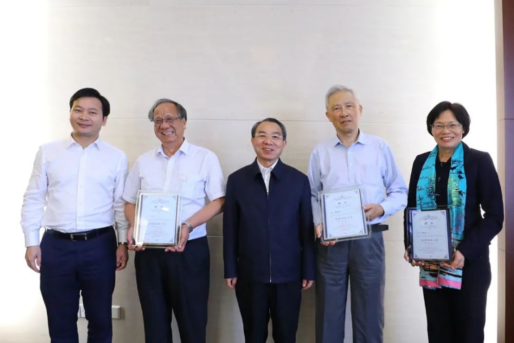 市政协秘书长贝晓曦参加.