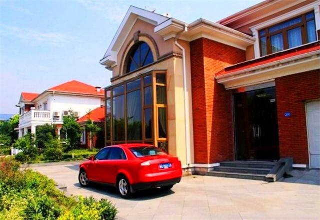 以前人手标配别墅豪车,如今负债难还清