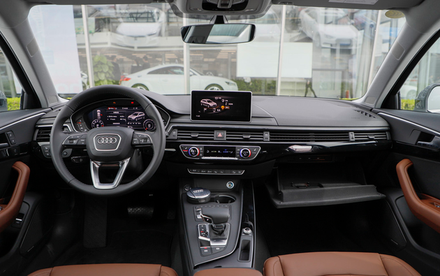 现款奥迪a4l内饰