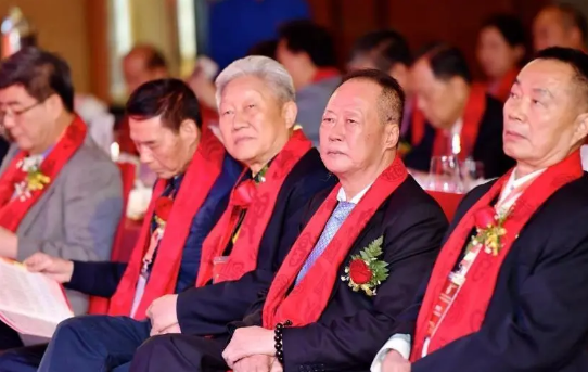 房地产大亨排行_韩娱乐圈地产大亨排行出炉:YG杨贤硕稳坐头把交椅