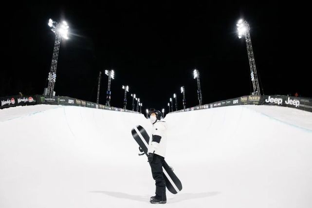 图源:shaunwhite肖恩作为单板滑雪世界的大魔王,在赛场上创造了无数