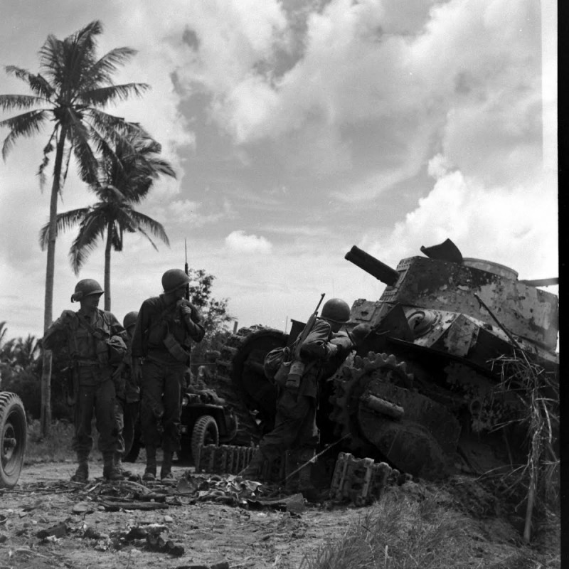 二战老照片 菲律宾被美军摧毁的日军坦克