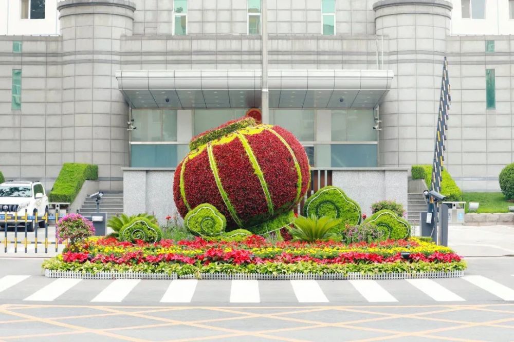 北京多区主题花坛争奇斗艳花海迎庆典你最喜欢哪一组来投票