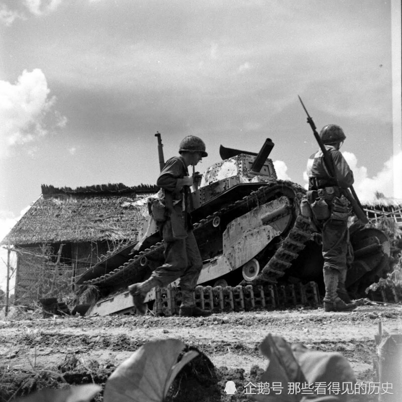 二战老照片 菲律宾被美军摧毁的日军坦克