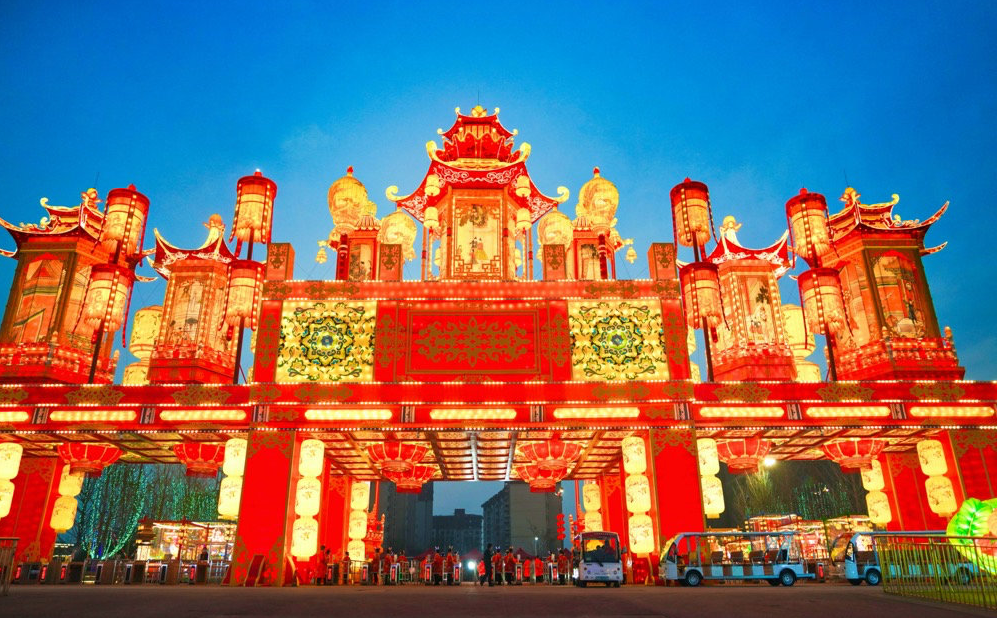 进自贡中华彩灯大世界感受中国第一灯城的彩灯文化