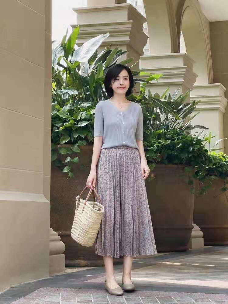 40岁的女人夏天穿衣打扮要知性温柔显气质教你这样穿清新减龄