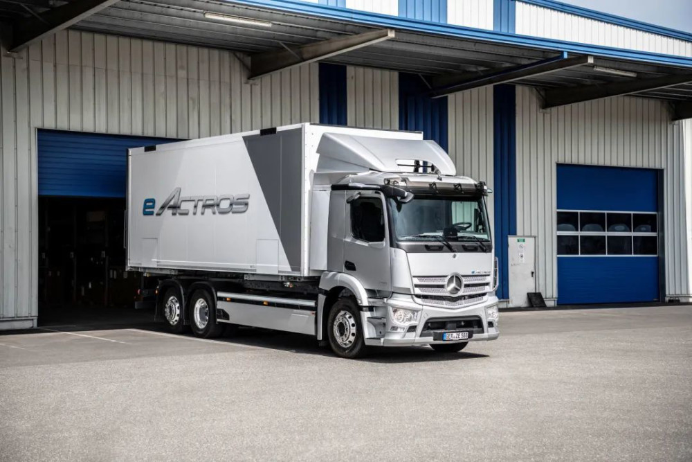 量产梅赛德斯-奔驰eActros纯电动卡车全球首秀