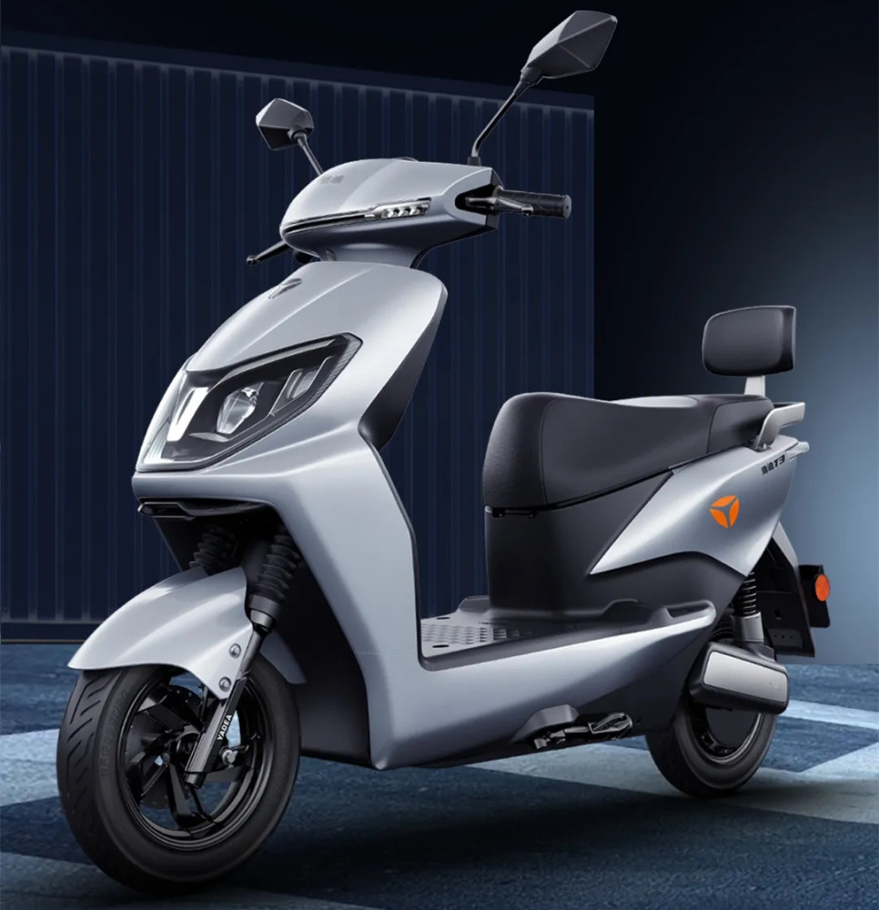 雅迪t3电动车评测最大配备72v32ah电池续航120公里以上