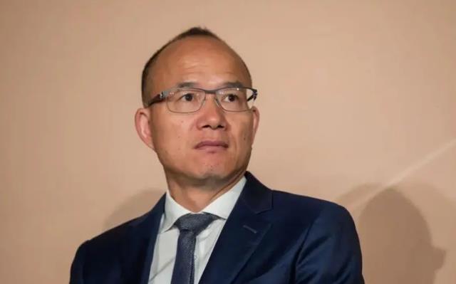 从4万到662亿，复旦老师仅用6年逆袭上海首富，娶著名女主持为妻_腾讯新闻
