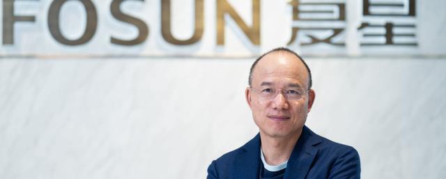 从4万到662亿，复旦老师仅用6年逆袭上海首富，娶著名女主持为妻_腾讯新闻