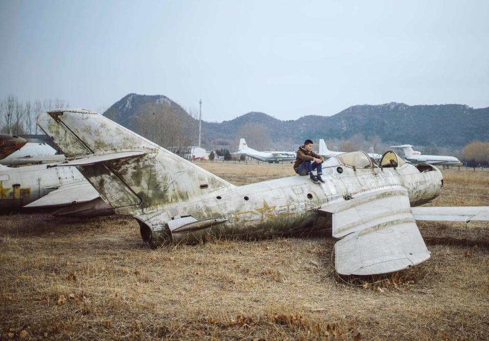 中國大山深處的飛機墳場,佔地面積2600多畝,停放了2000多架飛機