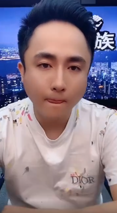 牌牌琦7月16号将回归散打哥喊话以后每个星期只播一回小娜娜压力大